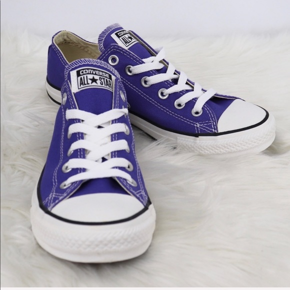 $128 Retail 9 Women's Converse - Picture 5 of 5